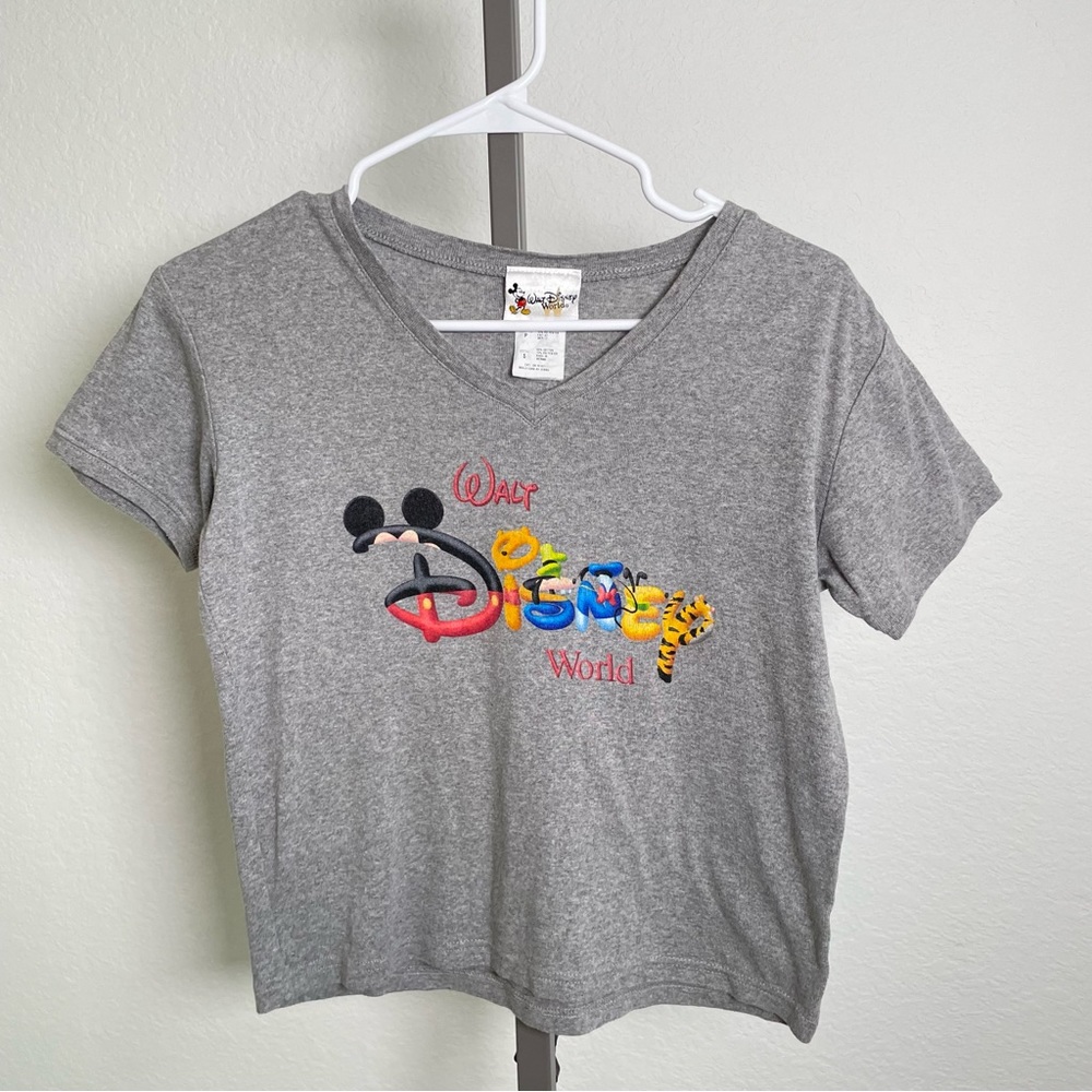 Walt Disney World Vintage Y2K Grey V-Neck Short Sleeve Top Size Small - Picture 5 of 11